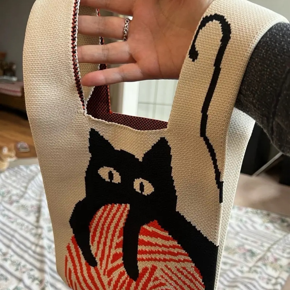Knitted Bag with Cat Embroidery - Picture 3 of 4